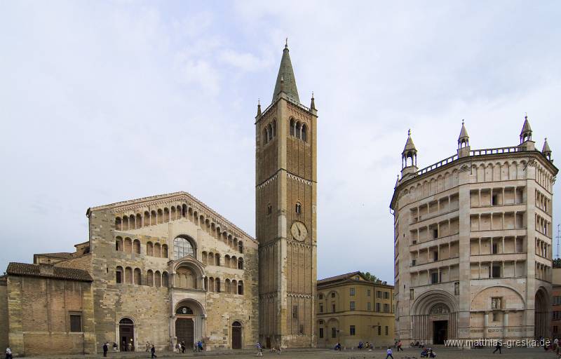 MSG_20080603175546_MSG9175 Kopie.jpg - Domplatz in Parma